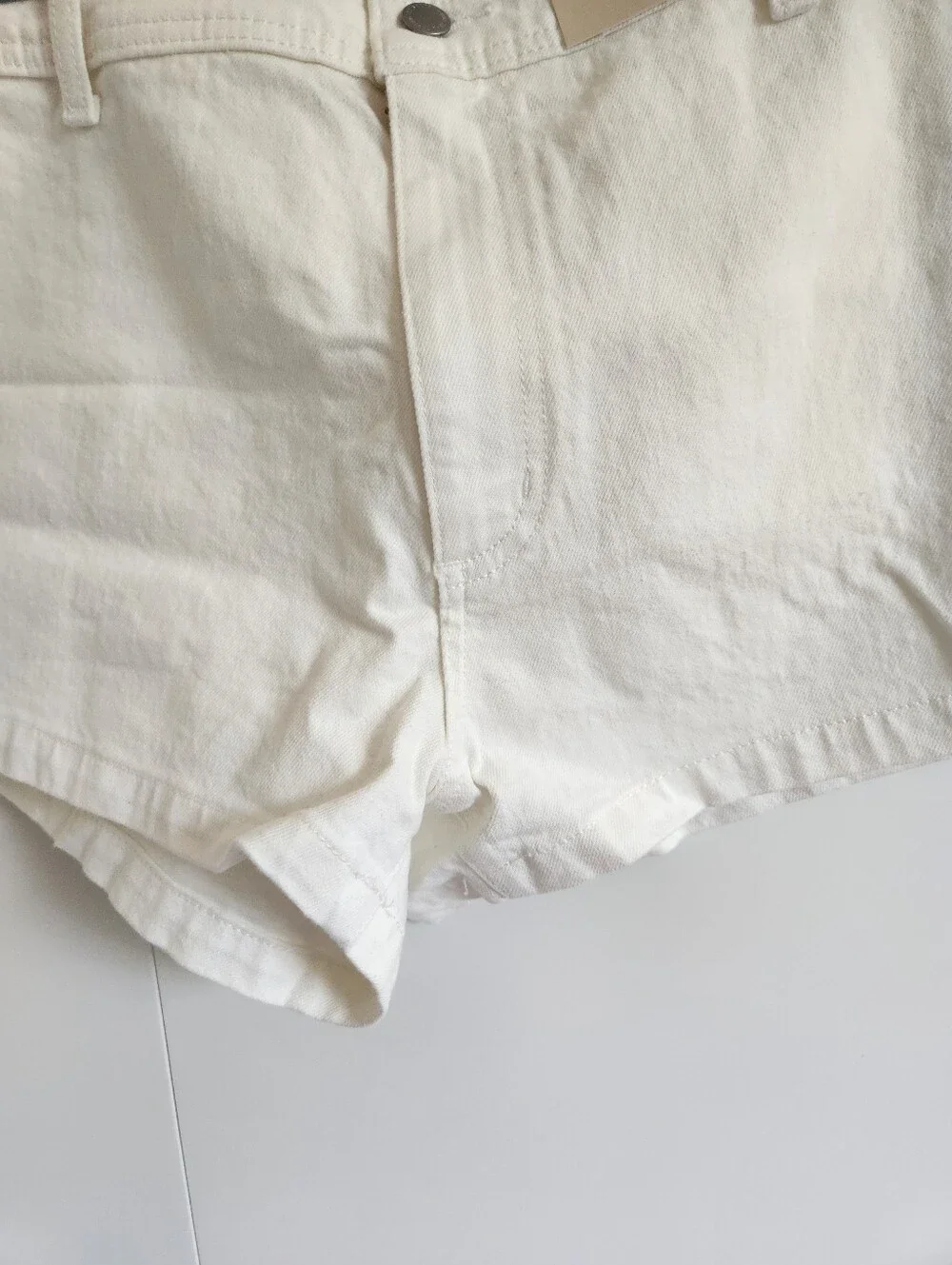NWT Universal Thread White High Rise Sailor Shorts Size 10